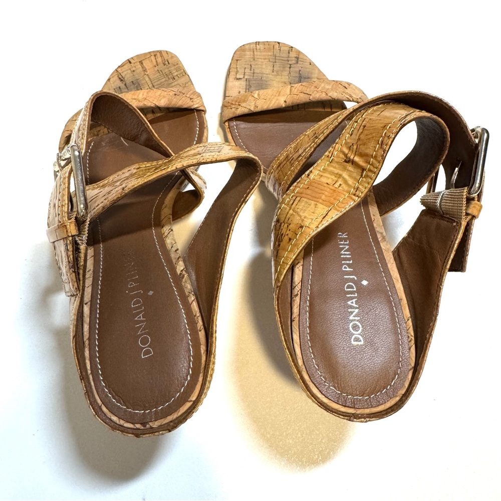 Donald J. Pliner Patent Leather Cork Slip On Kitten Heel Sandals Neutral Size 6 - Picture 5 of 10